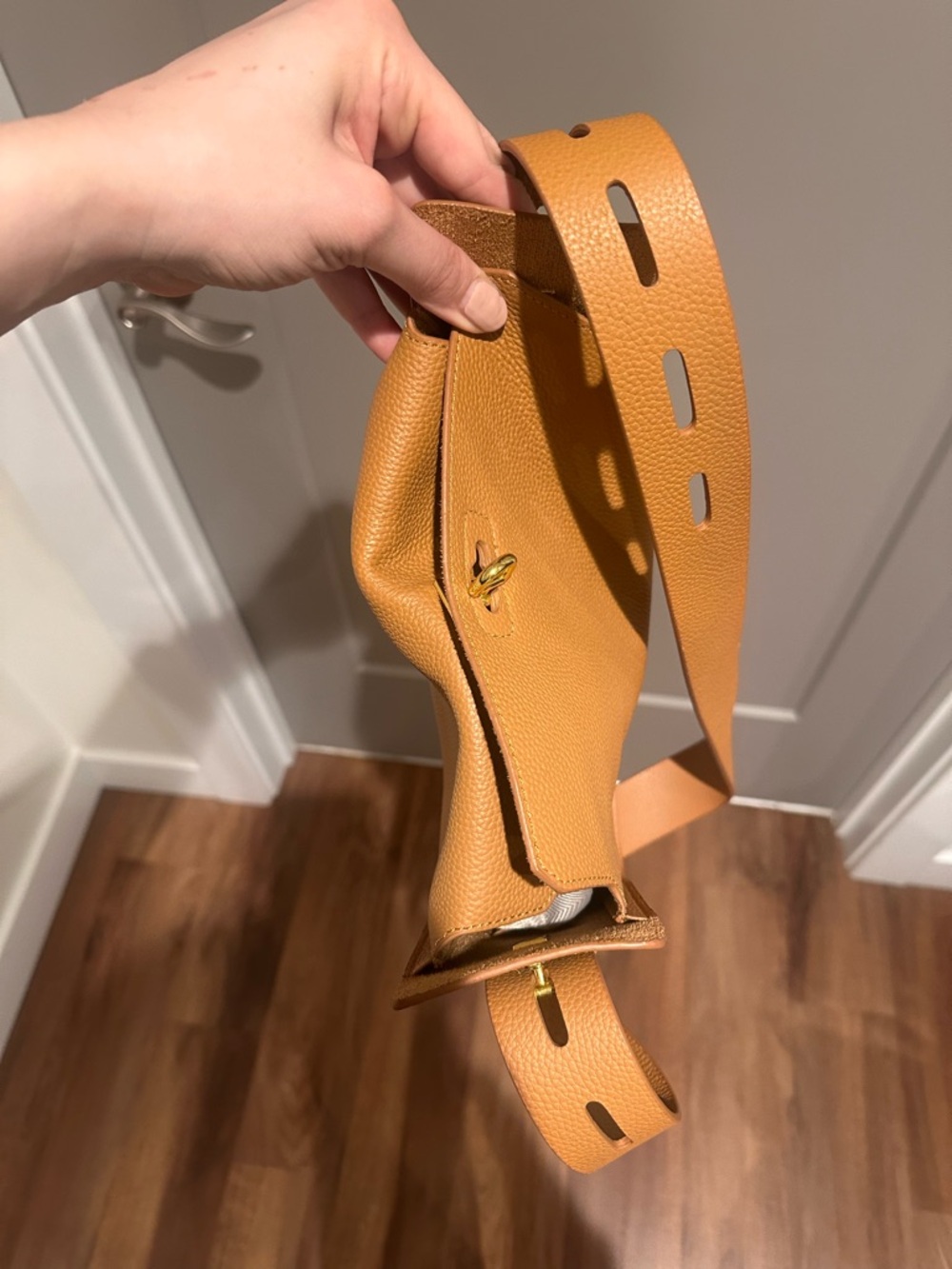 Women's Tan Leather Crossbody Bag - Structured Shoulder Bag - Picture 4 of 8